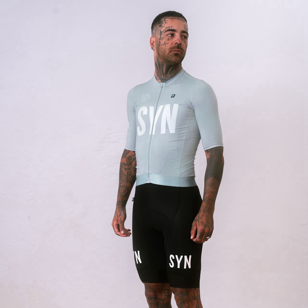 Cycling Bib Shorts - Silbergraues Kurzarm-Radtrikot und Trägerhose für Herren,